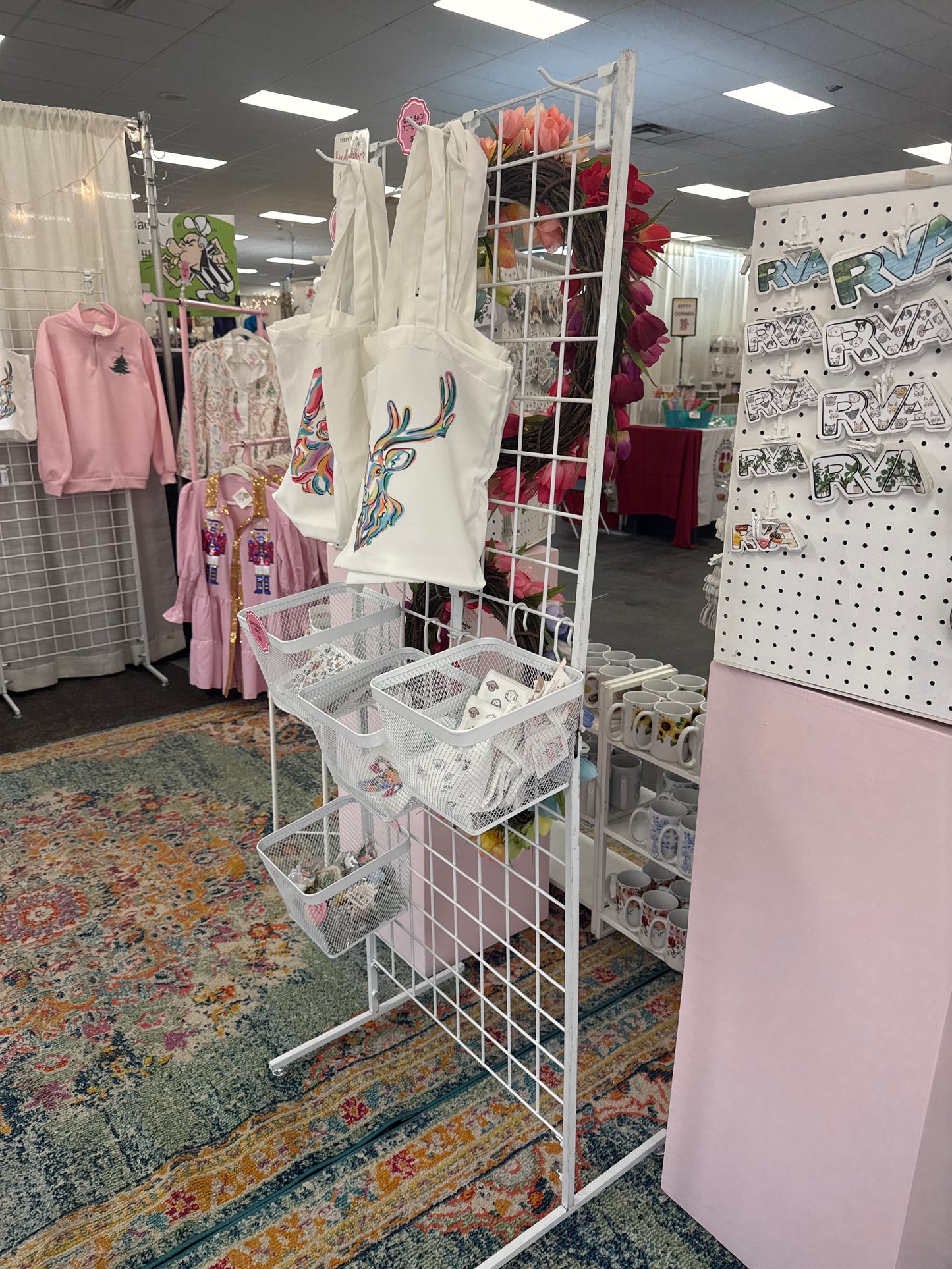 Folding white grid rack imperfect