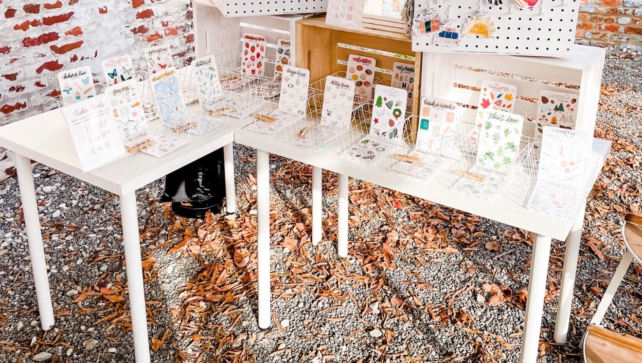 White tables with detachable legs