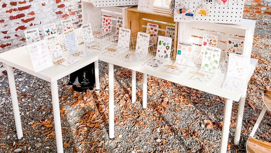 White tables with detachable legs